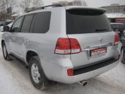 Toyota Land Cruiser 200 Фото № 6 из 14