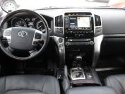 Toyota Land Cruiser 200 Фото № 9 из 11