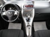 Toyota Auris Фото № 9 из 14