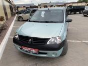 Renault Logan 1.6 Фото № 2 из 17