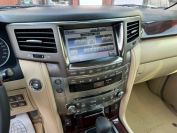 Lexus LX570 Фото № 24 из 27